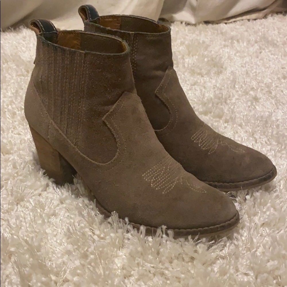 Dolce Vita western booties